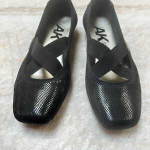 Anne Klein Black Textured Flats